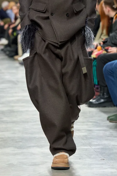 Look 24